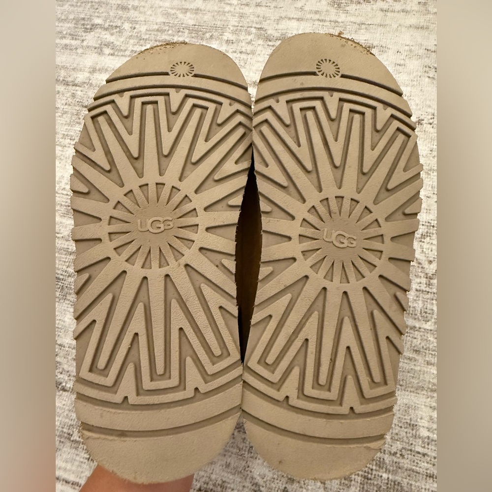 UGG Tasman Slipper with Red Trim - Picture 6 of 6